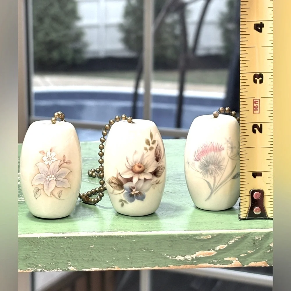 3 Vintage Ceiling Fan Pulls. Porcelain 2”T Farmhouse | 1980s | Floral EUC